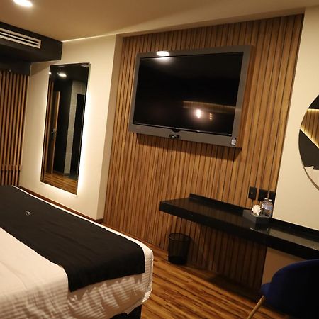 Hotel Yoru Querétaro Екстериор снимка
