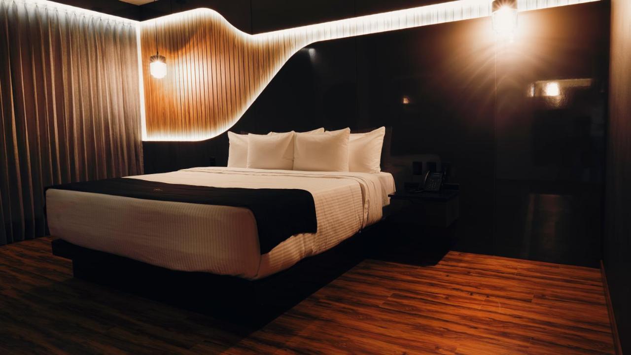 Hotel Yoru Querétaro Екстериор снимка