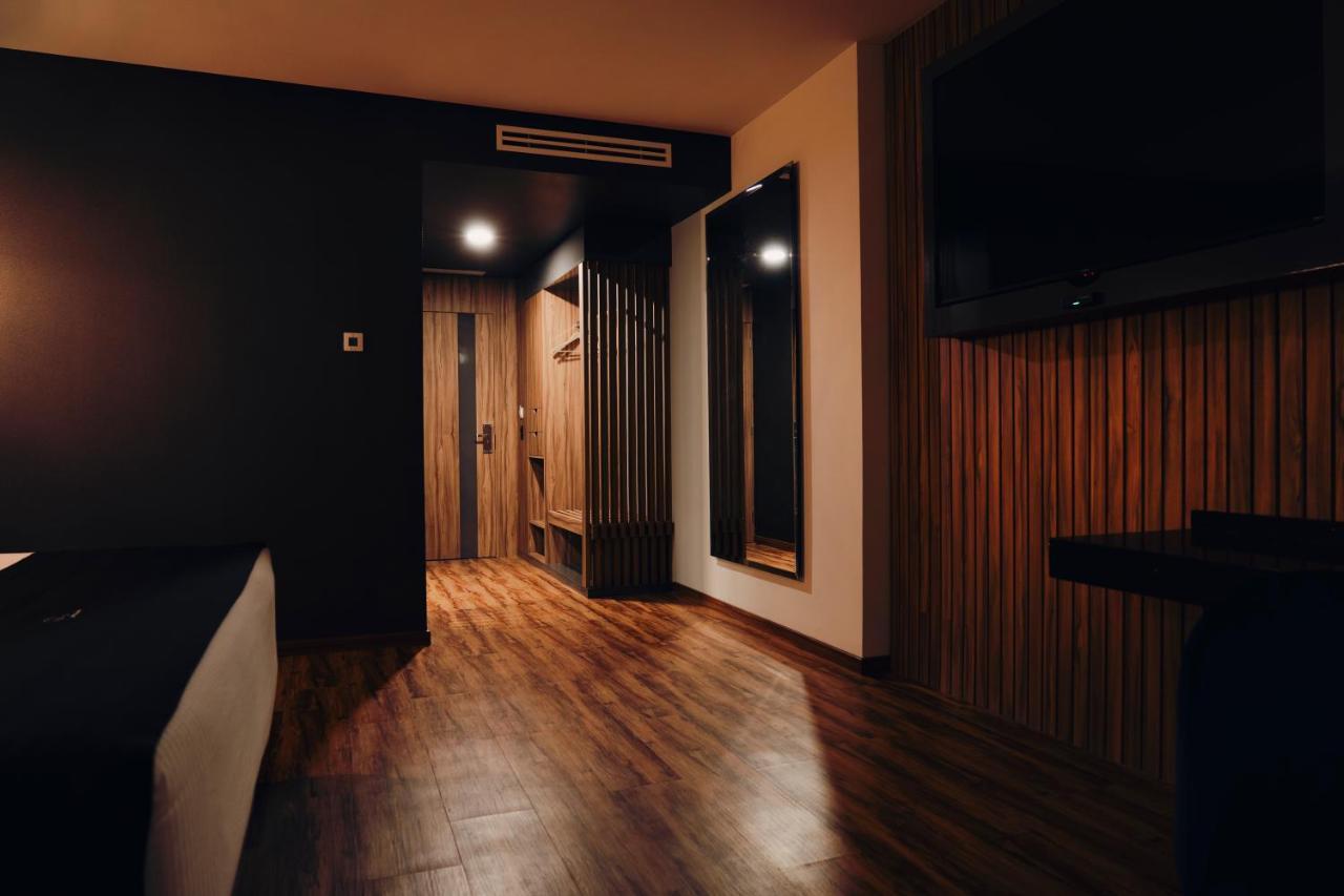 Hotel Yoru Querétaro Екстериор снимка