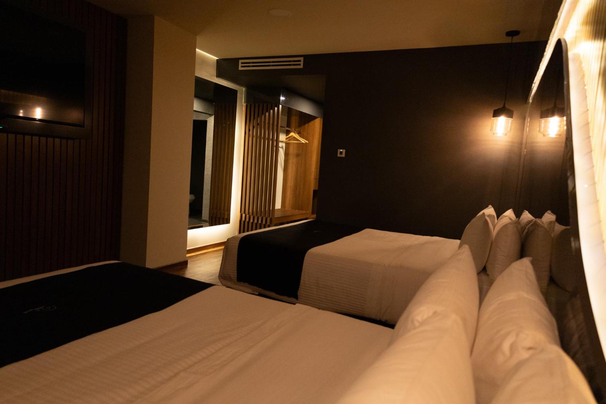 Hotel Yoru Querétaro Екстериор снимка