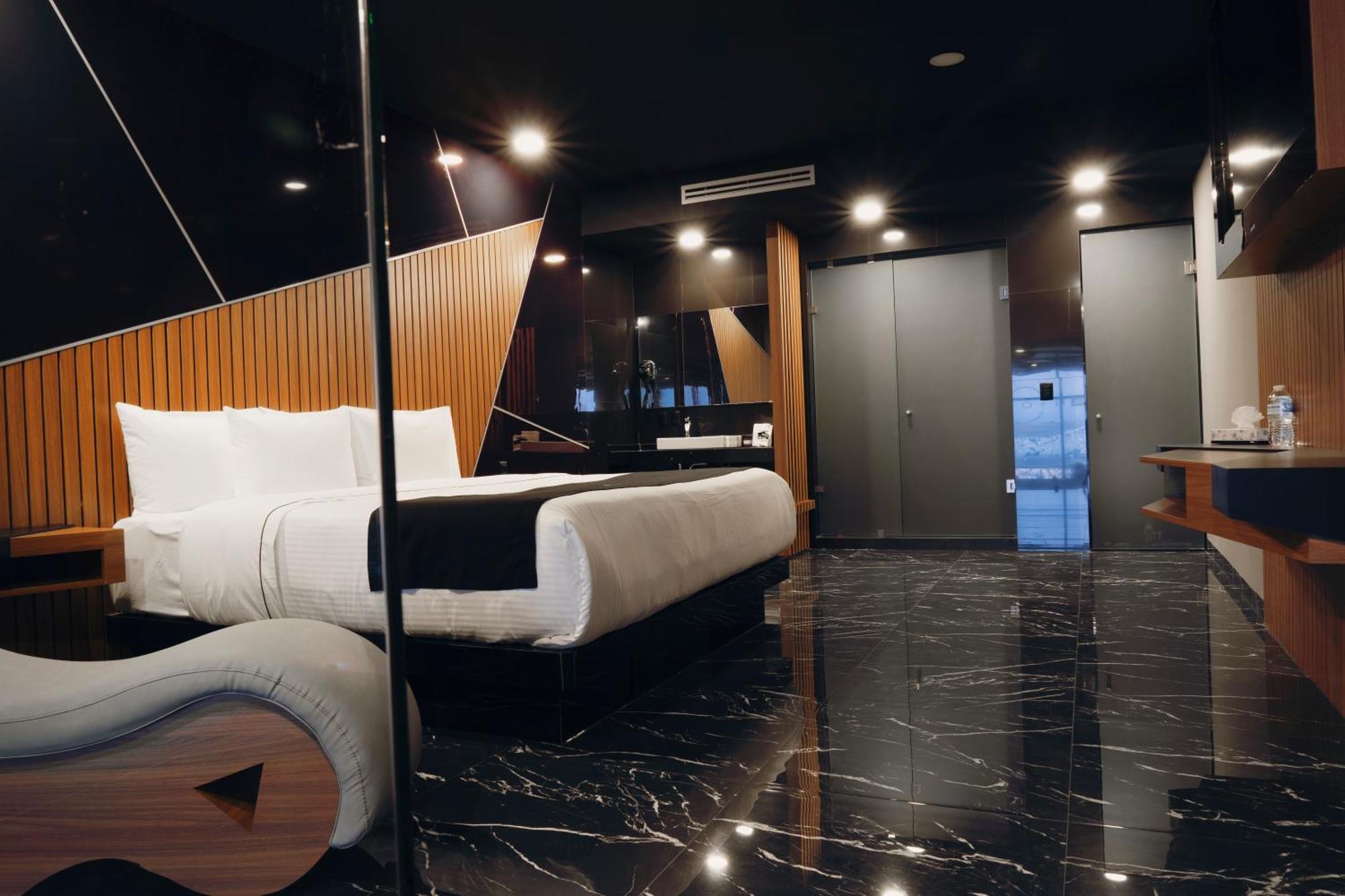 Hotel Yoru Querétaro Екстериор снимка