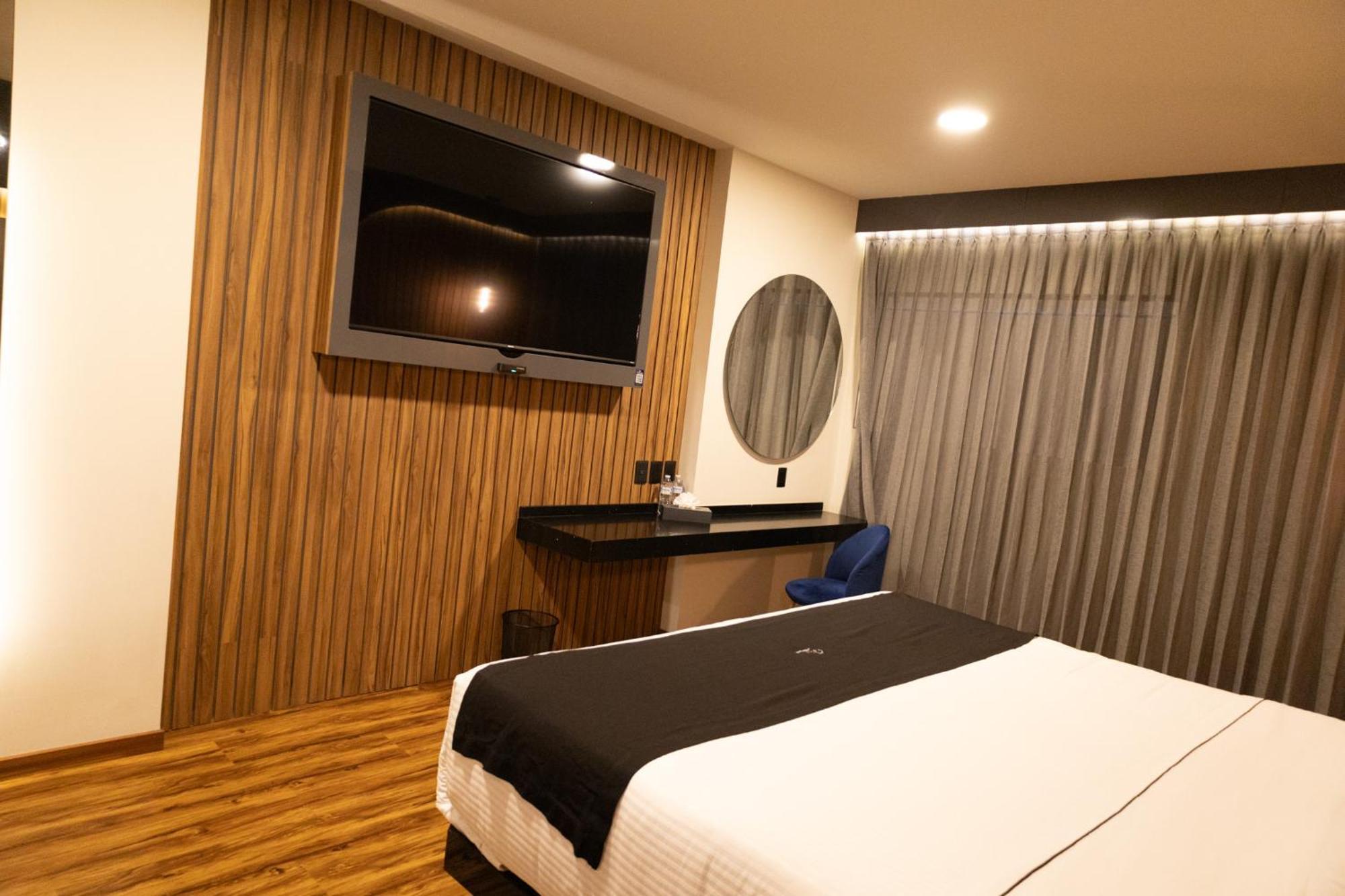 Hotel Yoru Querétaro Екстериор снимка